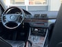 BMW 5-Serie 520i Lifestyle Edition Automaat | Leder | Climate | Cruise | Stoelverwarming | Sensoren