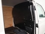 Volkswagen Transporter 2.0 TDI L1H1 150 PK Automaat | Trekhaak | Parkeerhulp voor + achter | Camera | Bijrijdersbank | Cruise Control | Multifunctioneel stuur | Radio | Navigatie |