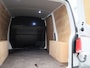 Volkswagen Transporter 2.0 TDI L1H1 150 PK Automaat | Trekhaak | Parkeerhulp voor + achter | Camera | Bijrijdersbank | Cruise Control | Multifunctioneel stuur | Radio | Navigatie |