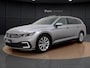 Volkswagen Passat 1.4 TSI PHEV GTE | Pano Dak | Camera | ACC | Elek. Achterklep | Matrix LED | Stoelverwarming | Spiegelpakket | 17'' |