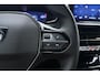 Peugeot 2008 1.2 Turbo 100pk Allure | LichtMetalen Velgen 17inch | Cruise Control | Parkeersensoren rondom | DAB + radio