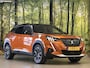 Peugeot 2008 1.2 PureTech GT | 155 PK! | D-Riem Vervangen | Apple Carplay | Android Auto | Panoramadak | Lane Assist | Dodehoeksensor | Adaptieve Cruise Control | Stoelverwarming | Focal Sound | DAB | Sfeerverlichting |