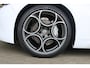 Alfa Romeo Giulia 2.0T | 19` lichtmetalen velgen | Climate control | Keyless start | Cruise control