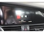 Alfa Romeo Giulia 2.0T | 19` lichtmetalen velgen | Climate control | Keyless start | Cruise control