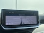 Peugeot e-208 EV Allure 51 kWh | Navigatie | Warmtepomp | 3-Fase lader | Camera | Apple Carplay/Android Auto