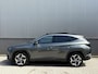 Hyundai Tucson 1.6 T-GDI HEV Premium Sky | 360° Camera | Trekhaak (1.650kg) | Adaptive Cruise Control | Schuif-/Kantel Dak | Elektrisch Verstelbare Stoelen (Memory Bestuurder) |