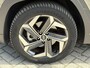 Hyundai Tucson 1.6 T-GDI HEV Premium Sky | 360° Camera | Trekhaak (1.650kg) | Adaptive Cruise Control | Schuif-/Kantel Dak | Elektrisch Verstelbare Stoelen (Memory Bestuurder) |