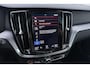 Volvo V60 T5 Momentum Pro | ACC | Panoramadak | Head-Up | Trekhaak | Camera | BLIS | Keyless | Stoel+Stuurverwarming