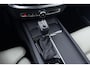 Volvo V60 T5 Momentum Pro | ACC | Panoramadak | Head-Up | Trekhaak | Camera | BLIS | Keyless | Stoel+Stuurverwarming