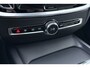 Volvo V60 T5 Momentum Pro | ACC | Panoramadak | Head-Up | Trekhaak | Camera | BLIS | Keyless | Stoel+Stuurverwarming