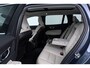 Volvo V60 T5 Momentum Pro | ACC | Panoramadak | Head-Up | Trekhaak | Camera | BLIS | Keyless | Stoel+Stuurverwarming