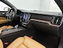 Volvo V60 Cross Country 2.0 B5 AWD Ultimate | B&W Audio | Panorama dak | Leder |