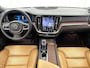 Volvo V60 Cross Country 2.0 B5 AWD Ultimate | B&W Audio | Panorama dak | Leder |