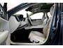 Volvo V60 2.0 T6 AWD 293kW/399pk Aut8 Plug-in hybrid Long Range Plus Bright PANORAMADAK + ADAPT.CRUISE + PILOT ASSIST + SPORTSTOELEN + EL.TREKHAAK + STOELVERWARMING V&A + STUURVERWARMING + ACHTERUITRIJCAMERA + BLIS + LANE ASSIST + LEER + PARKSENSOREN + 18" LM-VELGE