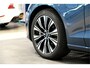Volvo V60 2.0 T6 AWD 293kW/399pk Aut8 Plug-in hybrid Long Range Plus Bright PANORAMADAK + ADAPT.CRUISE + PILOT ASSIST + SPORTSTOELEN + EL.TREKHAAK + STOELVERWARMING V&A + STUURVERWARMING + ACHTERUITRIJCAMERA + BLIS + LANE ASSIST + LEER + PARKSENSOREN + 18" LM-VELGE