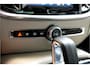 Volvo V60 2.0 T6 AWD 293kW/399pk Aut8 Plug-in hybrid Long Range Plus Bright PANORAMADAK + ADAPT.CRUISE + PILOT ASSIST + SPORTSTOELEN + EL.TREKHAAK + STOELVERWARMING V&A + STUURVERWARMING + ACHTERUITRIJCAMERA + BLIS + LANE ASSIST + LEER + PARKSENSOREN + 18" LM-VELGE