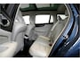 Volvo V60 2.0 T6 AWD 293kW/399pk Aut8 Plug-in hybrid Long Range Plus Bright PANORAMADAK + ADAPT.CRUISE + PILOT ASSIST + SPORTSTOELEN + EL.TREKHAAK + STOELVERWARMING V&A + STUURVERWARMING + ACHTERUITRIJCAMERA + BLIS + LANE ASSIST + LEER + PARKSENSOREN + 18" LM-VELGE