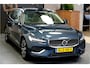 Volvo V60 2.0 T6 AWD 293kW/399pk Aut8 Plug-in hybrid Long Range Plus Bright PANORAMADAK + ADAPT.CRUISE + PILOT ASSIST + SPORTSTOELEN + EL.TREKHAAK + STOELVERWARMING V&A + STUURVERWARMING + ACHTERUITRIJCAMERA + BLIS + LANE ASSIST + LEER + PARKSENSOREN + 18" LM-VELGE