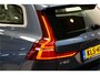 Volvo V60 2.0 T6 AWD 293kW/399pk Aut8 Plug-in hybrid Long Range Plus Bright PANORAMADAK + ADAPT.CRUISE + PILOT ASSIST + SPORTSTOELEN + EL.TREKHAAK + STOELVERWARMING V&A + STUURVERWARMING + ACHTERUITRIJCAMERA + BLIS + LANE ASSIST + LEER + PARKSENSOREN + 18" LM-VELGE