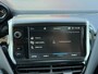Peugeot 2008 1.2 Turbo 110 pk Allure Uitvoering | Vol-Automaat | Full Map Navigatie | Panoramadak | Parkeersensoren | Apple Carplay | 16'' lm-velgen met 4-Seizoen Banden | Trekhaak 1250KG | Climate Control.