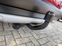 Peugeot 2008 1.2 Turbo 110 pk Allure Uitvoering | Vol-Automaat | Full Map Navigatie | Panoramadak | Parkeersensoren | Apple Carplay | 16'' lm-velgen met 4-Seizoen Banden | Trekhaak 1250KG | Climate Control.