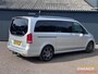 Mercedes-Benz V-klasse V250 Night black editie - L2H1 - Zilvergrijs - Trekhaak - MBUX - Dubbele schuifdeur - BPM vrij - Achterklep - Camera - Euro 6 - Leder -