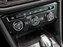 Volkswagen Tiguan 2.0 TSI 4Motion R-Line Sport 179Pk Automaat (VIRTUAL COCKPIT, NAVIGATIE, CLIMATE, GETINT GLAS, SPORTSTOELEN, PARKEERSENSOREN, ADAPTIVE CRUISE, NIEUWSTAAT)