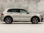 Volkswagen Tiguan 2.0 TSI 4Motion R-Line Sport 179Pk Automaat (VIRTUAL COCKPIT, NAVIGATIE, CLIMATE, GETINT GLAS, SPORTSTOELEN, PARKEERSENSOREN, ADAPTIVE CRUISE, NIEUWSTAAT)