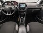Peugeot 208 1.2 PureTech Sport (5 DEURS, NAVIGATIE, CLIMATE, CRUISE, GETINT GLAS, SPORTSTOELEN, PARKEERSENSOREN, NIEUWSTAAT)