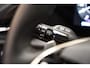 Kia Niro EV e-Niro DynamicLine 64.8 kWh 3-fase [ Navi Adapt.cruise Apple / Android Camera Stoel-en stuurverwarming ]