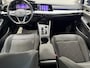 Volkswagen Golf 1.5 eTSI Hybrid Life R-Line AUTOMAAT | APPLE CARPLAY | NAVIGATIE | MULTIMEDIA | STOELVERWARMING | PARKEERSENSOREN | SFEERVERLICHTING | LED |