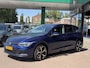 Volkswagen Golf 1.5 eTSI Hybrid Life R-Line AUTOMAAT | APPLE CARPLAY | NAVIGATIE | MULTIMEDIA | STOELVERWARMING | PARKEERSENSOREN | SFEERVERLICHTING | LED |