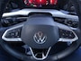 Volkswagen Golf 1.5 eTSI Hybrid Life R-Line AUTOMAAT | APPLE CARPLAY | NAVIGATIE | MULTIMEDIA | STOELVERWARMING | PARKEERSENSOREN | SFEERVERLICHTING | LED |
