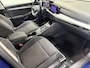 Volkswagen Golf 1.5 eTSI Hybrid Life R-Line AUTOMAAT | APPLE CARPLAY | NAVIGATIE | MULTIMEDIA | STOELVERWARMING | PARKEERSENSOREN | SFEERVERLICHTING | LED |