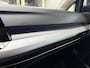 Volkswagen Golf 1.5 eTSI Hybrid Life R-Line AUTOMAAT | APPLE CARPLAY | NAVIGATIE | MULTIMEDIA | STOELVERWARMING | PARKEERSENSOREN | SFEERVERLICHTING | LED |
