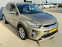 Kia Stonic 1.0 T-GDi MHEV DynamicPlusLine NW geleverd & Onderhouden | Clima | Cruise | Camera | Keyless | Privacyglass | DAB+