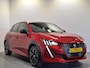 Peugeot 208 1.2 PureTech GT Pack | Navigatie/Android/Apple Carplay | LM Velgen 17" | Panoramadak | Afneembare Trekhaak | Voorstoelen Verwarmd + Massagefunctie | Achteruitrijcamera | Cruise Control Adaptief | Airco |