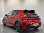Peugeot 208 1.2 PureTech GT Pack | Navigatie/Android/Apple Carplay | LM Velgen 17" | Panoramadak | Afneembare Trekhaak | Voorstoelen Verwarmd + Massagefunctie | Achteruitrijcamera | Cruise Control Adaptief | Airco |
