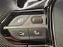 Peugeot 208 1.2 PureTech GT Pack | Navigatie/Android/Apple Carplay | LM Velgen 17" | Panoramadak | Afneembare Trekhaak | Voorstoelen Verwarmd + Massagefunctie | Achteruitrijcamera | Cruise Control Adaptief | Airco |