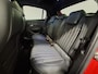Peugeot 208 1.2 PureTech GT Pack | Navigatie/Android/Apple Carplay | LM Velgen 17" | Panoramadak | Afneembare Trekhaak | Voorstoelen Verwarmd + Massagefunctie | Achteruitrijcamera | Cruise Control Adaptief | Airco |