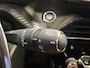Peugeot 208 1.2 PureTech GT Pack | Navigatie/Android/Apple Carplay | LM Velgen 17" | Panoramadak | Afneembare Trekhaak | Voorstoelen Verwarmd + Massagefunctie | Achteruitrijcamera | Cruise Control Adaptief | Airco |