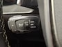 Peugeot 208 1.2 PureTech GT Pack | Navigatie/Android/Apple Carplay | LM Velgen 17" | Panoramadak | Afneembare Trekhaak | Voorstoelen Verwarmd + Massagefunctie | Achteruitrijcamera | Cruise Control Adaptief | Airco |
