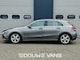 Mercedes-Benz A-klasse 180 Automaat AmbienteVerli. Led MBUX Trekhaak BTW auto. 1ste eigenaar. Dealer onderhouden.