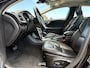 Volvo V40 1.5 T2 Ocean Race | Panoramadak | Xenon verlichting | Achteruitrijcamera | Stoelverwarming | DAB Radio | RTI Navigatie | Ocean Race lederen bekleding | LED dagrijverlichting |