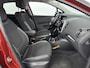Renault Captur 0.9 TCe Intens 90Pk | Navigatie | Apple & Android Carplay | Achteruitrijcamera | Parkeersensoren Voor en Achter | Parkeersysteem | Cruise Control | Electronische Climate Control | 17" Lichtmetalen Velgen |