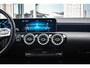 Mercedes-Benz A-klasse 200 Business Solution AMG Upgrade Aut. Camera Stoelverwarming Xenon/LED 18"LMV