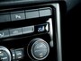 Volkswagen T-Roc 1.0 TSI Style | Camera | Adaptieve Cruise Control | Climate Control | Navigatie |