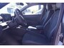 Volkswagen T-Roc 1.5 eTsi R-Line First Edition IQ.light Apple Carplay Black style Stoel-/stuur verwarming 19 Inch Camera R-Line interieur