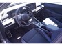 Volkswagen T-Roc 1.5 eTsi R-Line First Edition IQ.light Apple Carplay Black style Stoel-/stuur verwarming 19 Inch Camera R-Line interieur