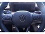 Volkswagen T-Roc 1.5 eTsi R-Line First Edition IQ.light Apple Carplay Black style Stoel-/stuur verwarming 19 Inch Camera R-Line interieur